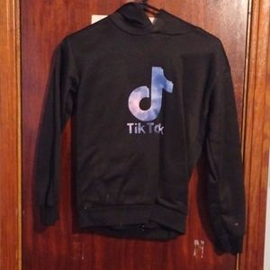 TikTok sweatshirt 10/12